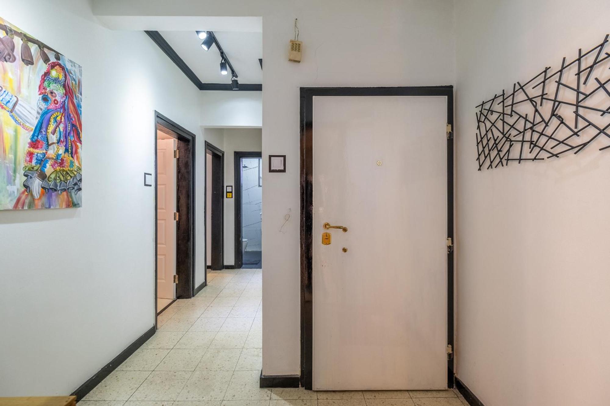 Modern , Spacious 2Br Apartment In Top Center София Экстерьер фото