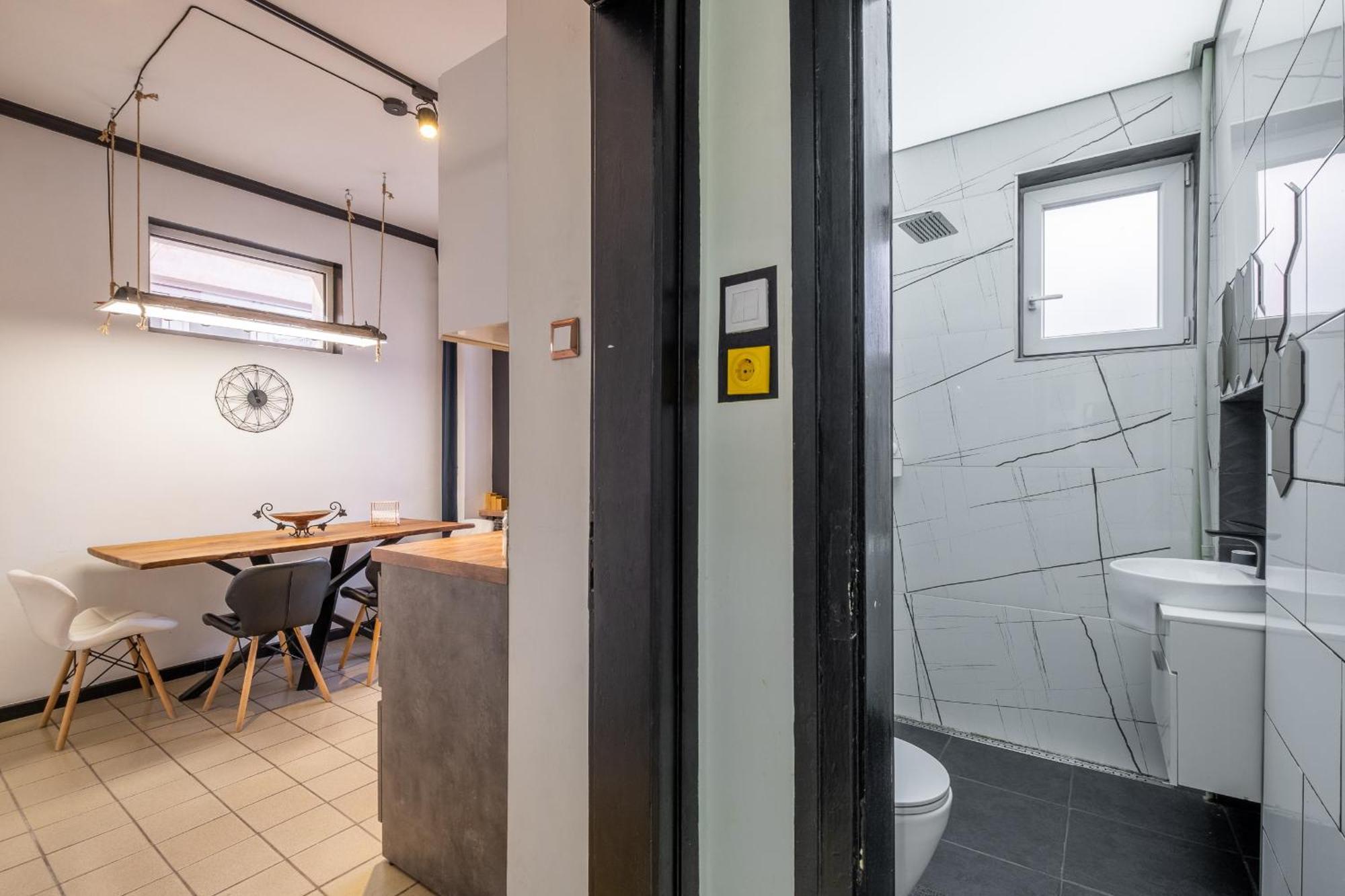 Modern , Spacious 2Br Apartment In Top Center София Экстерьер фото